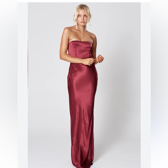 Alice + Olivia Dresses & Skirts - NEW Alice and Olivia
Doreen Strapless Maxi Dress